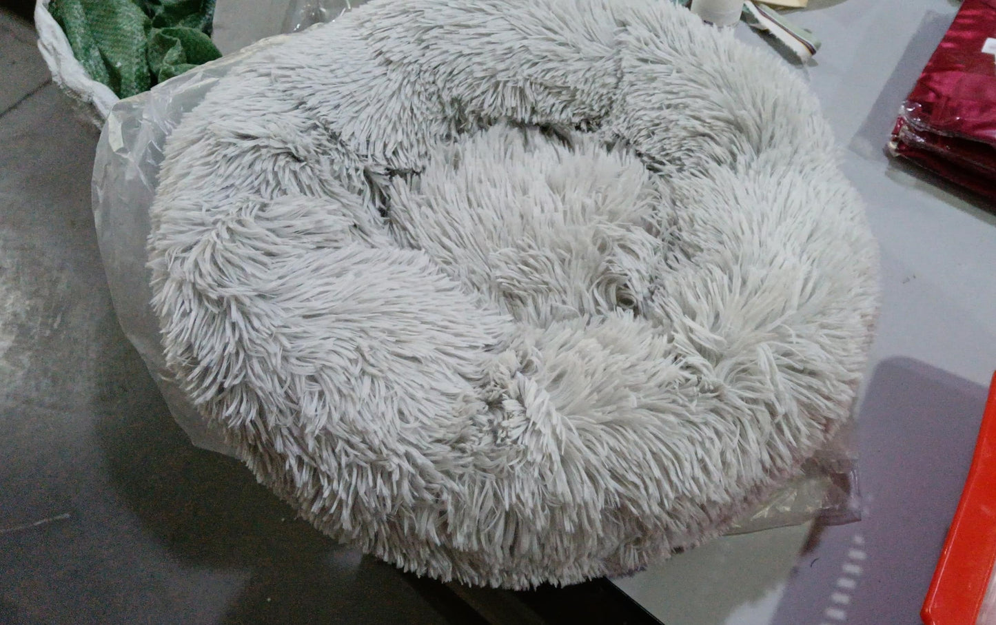 Round Plush Dog&Cat Bed- Cozy Nest for small pets